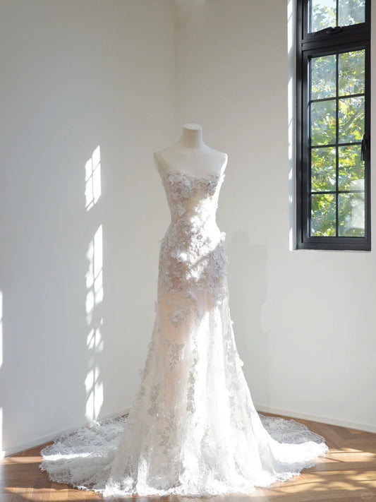 Chic Sheath Long Wedding Dresses Strapless Tulle Appliques White Bridal Dresses Sleeveless Bridal Gowns ED06217