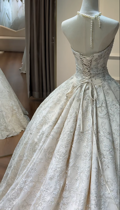 Elegant A-Line Long Wedding Dress Appliques Tulle Champagne Bridal Dress Sweetheart Sleeveless Bridal Gown ED06325