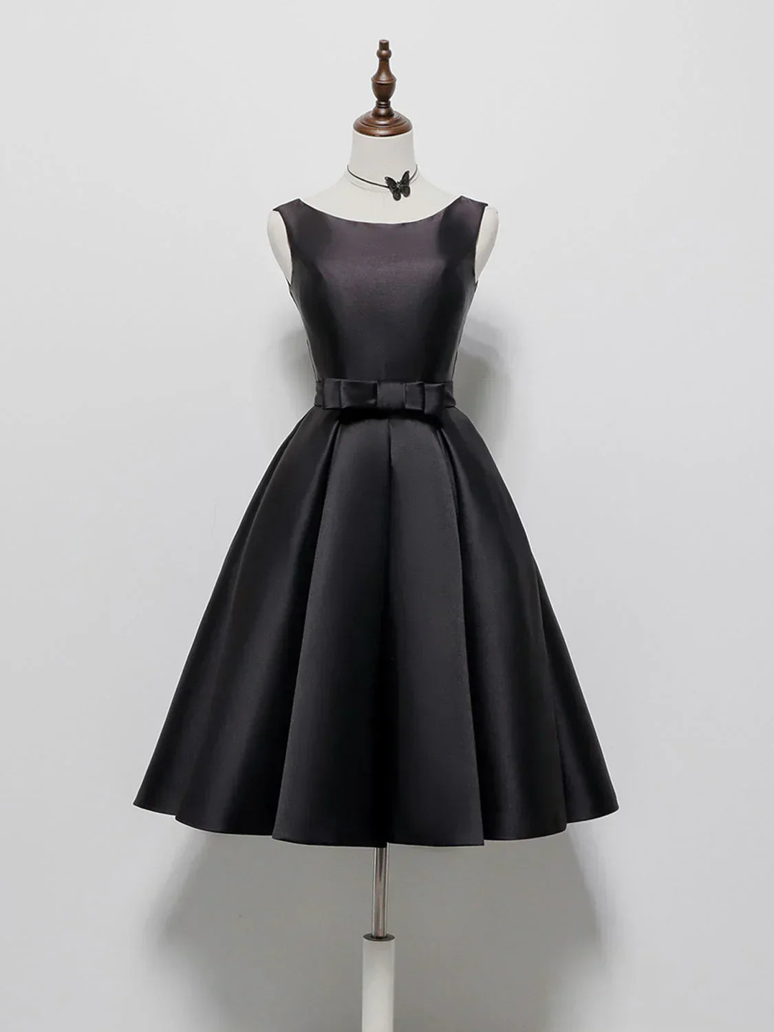 A-Line Satin Black Short Prom Dress, Black Homecoming Dress HZ1024