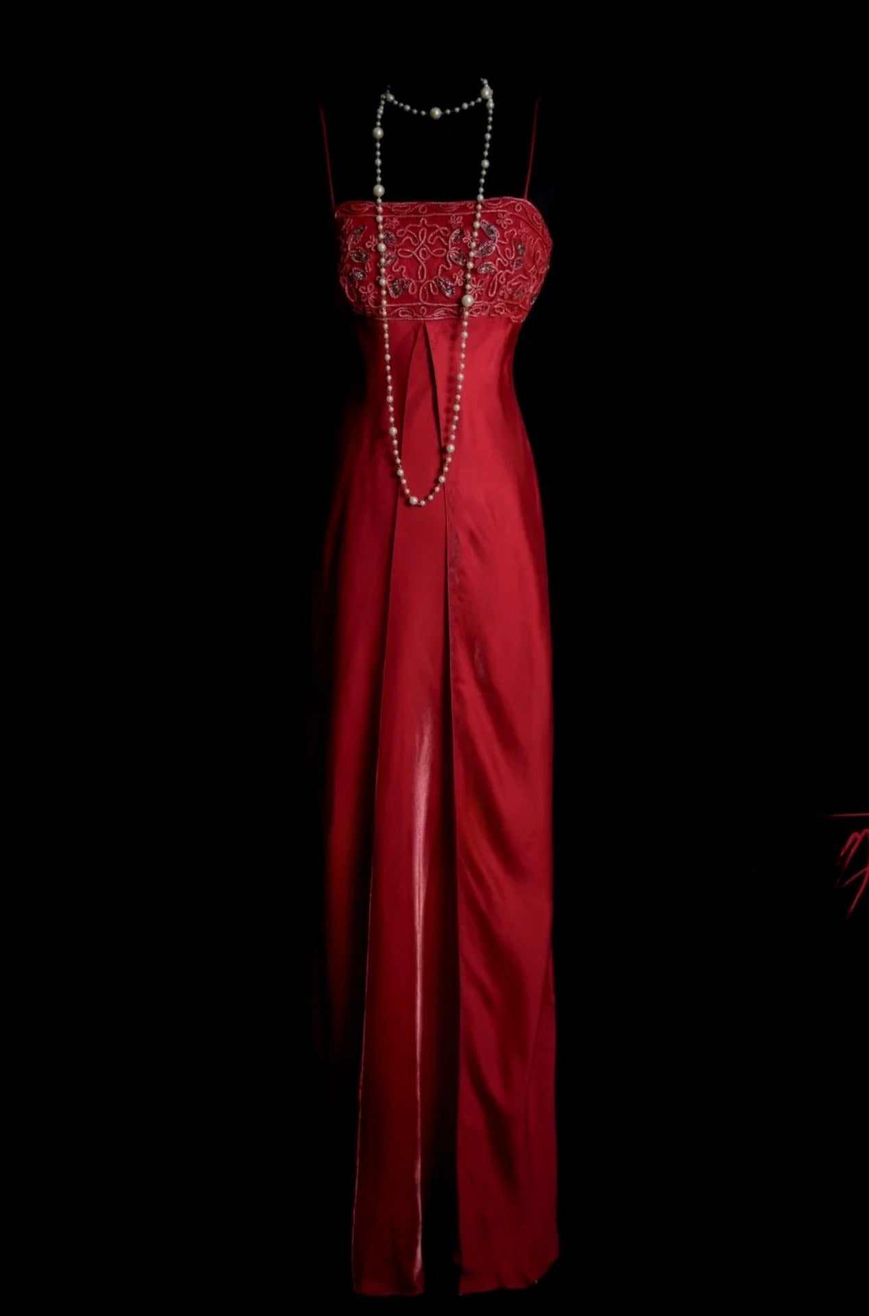 Chic Red Long Prom Dresses Sapghetti Straps Sheath Evening Dress Beaded Satin Sleeveless Wedding Guest Outfit  ED06532