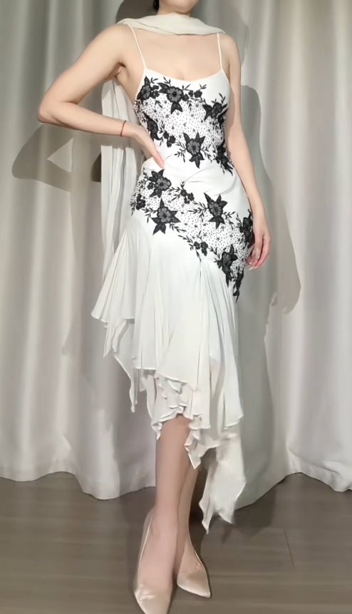 Chic White Knee Length Prom Dress Spaghetti Straps Sheath Evening Dress Beaded Chiffon Sleeveless Formal Dress ED06574