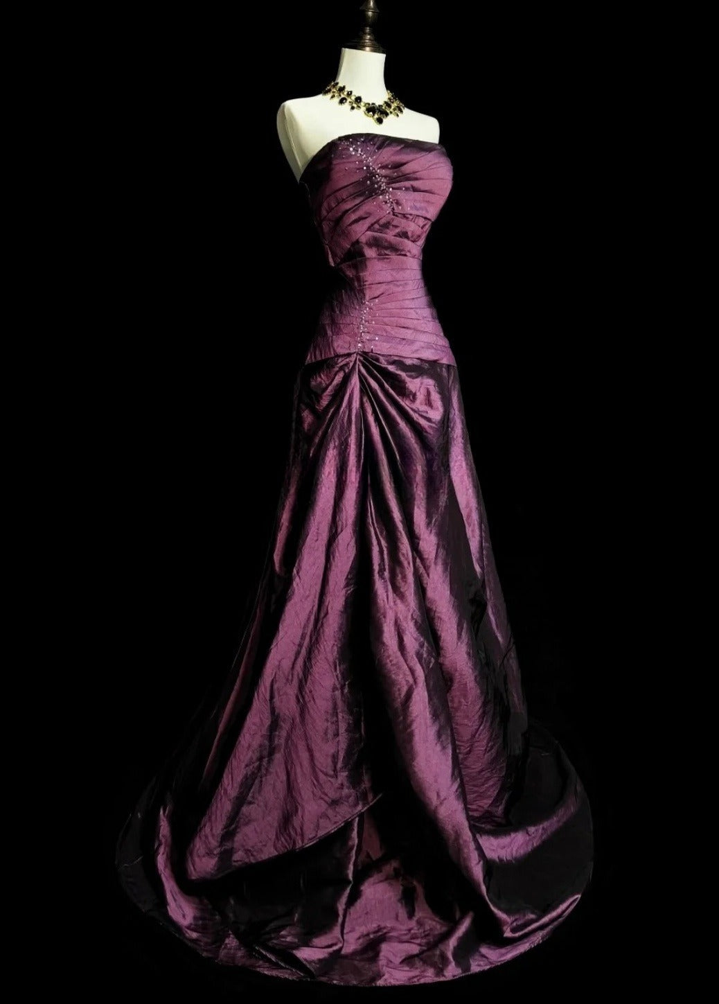 Chic Grape Long Prom Dress Satin Strapless Sheath Evening Dress Sleeveless Birthday Dress ED06592