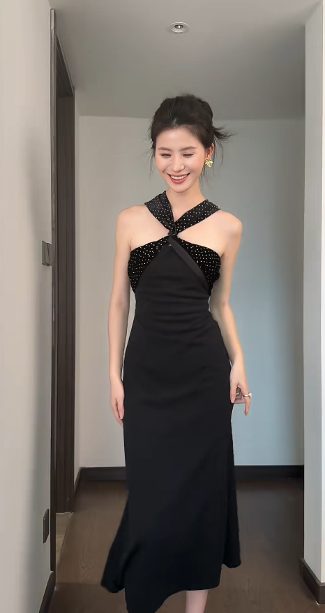 Chic Black Date Dress V-neck Sheath Evening Dress Satin Guest Dress ED06659