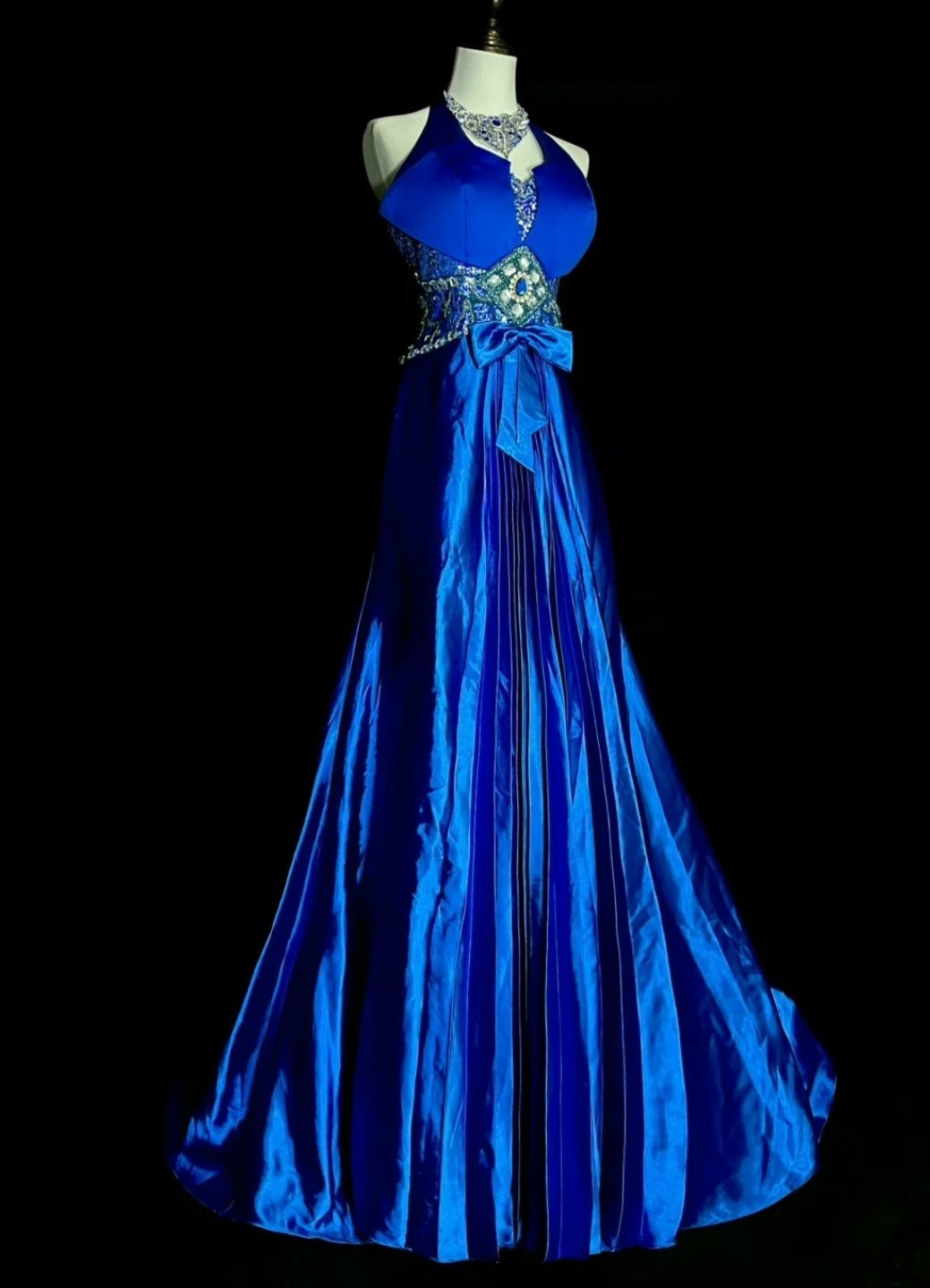 Gorgeous Blue Prom Dresses Halter A-Line Long Evening Dress Satin Sleeveless Birthday Dress ED06745