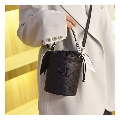 Niche fashion portable bucket bag ED0846