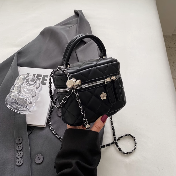 Embroidery Mini Chain Crossbody Bag Single Shoulder Square Bag HZ1024