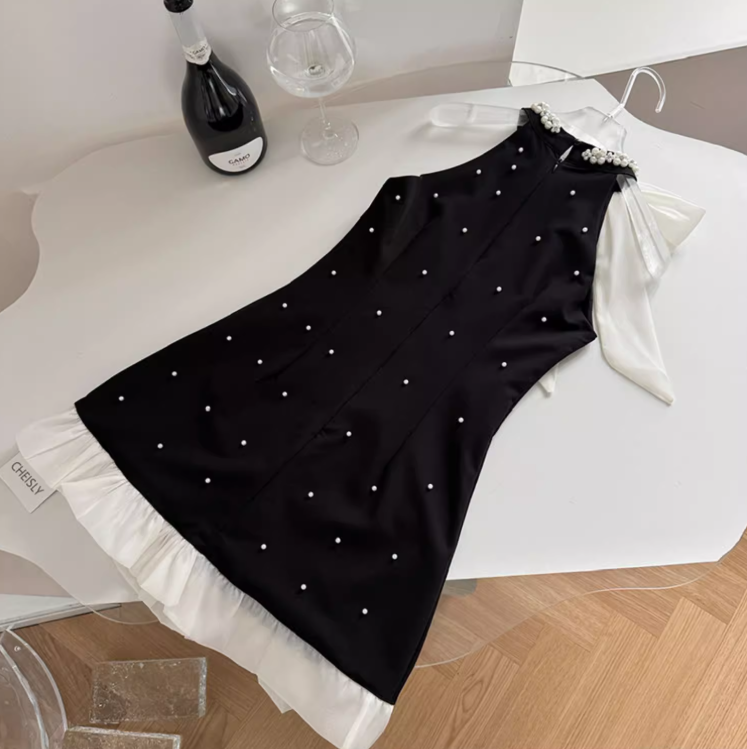 A-line beaded Halter Short Prom Dress,Homecoming Dress HZ1024