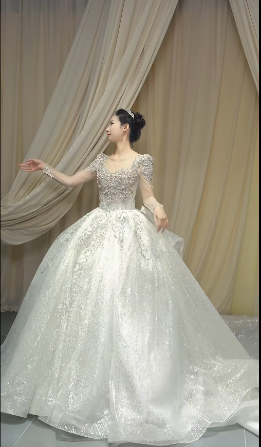 Princess V-neck A-Line Long Wedding Dresses Tulle Rhinestone White Bridal Gowns Long Sleeve Bridal Dresses EP05150