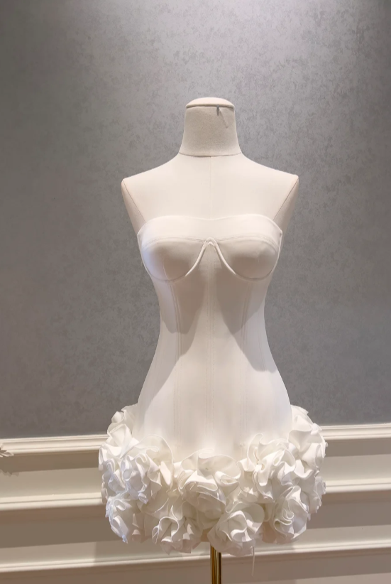 Cute White Short Wedding Dresses Satin Sleeveless Bridal Dresses Strapless Bridal Gowns EP06112