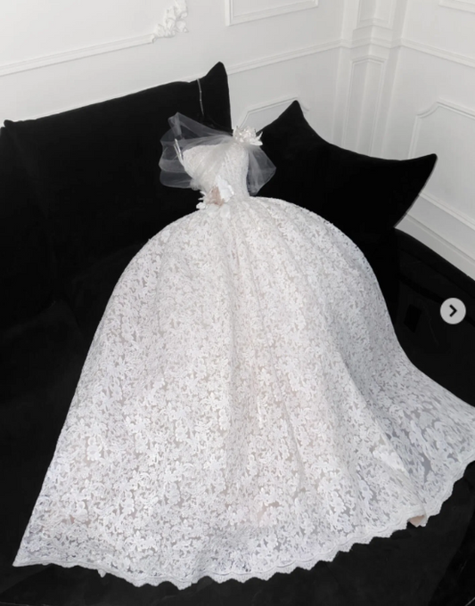 Strapless Ball Gown White Wedding Dress Lace Applique Bridal Dress Elegant Sleeveless Bridal Gown HZ1024