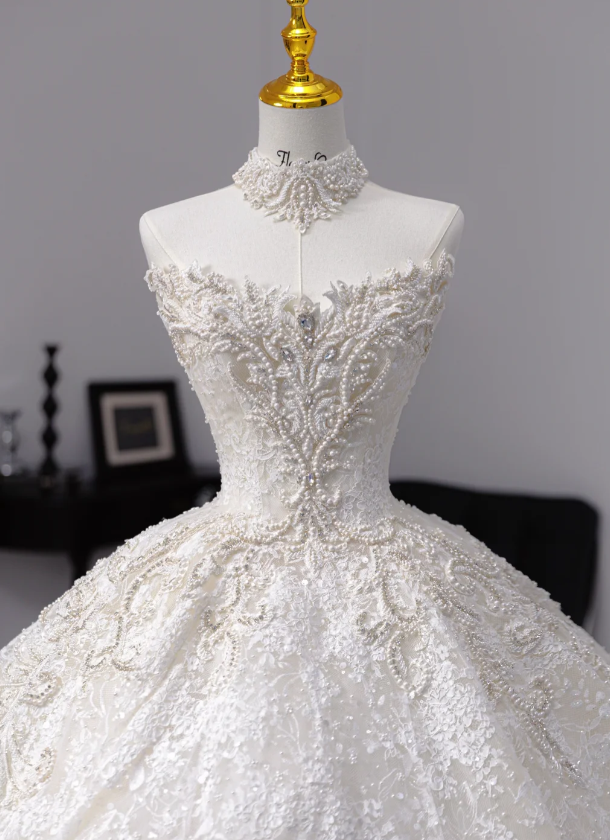 Strapless Ball Gown Lace Wedding Dresses Beaded Bridal Gowns White Sleeveless Bridal Dresses HZ1024