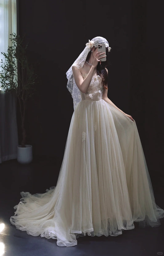 Glam Ball Gown Tulle Wedding Dress Strapless Applique Bridal Gown with Veil EW021