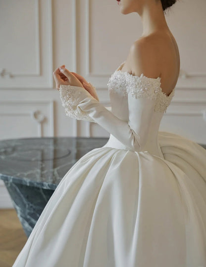 Timeless Off-the-shoulder Ball Gown White Luxury Wedding Dress Elegant Satin Long Sleeve  Bridal Dress EW024