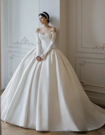 Timeless Off-the-shoulder Ball Gown White Luxury Wedding Dress Elegant Satin Long Sleeve  Bridal Dress EW024