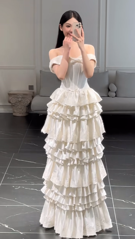 Timeless Off-the-shoulder Sheath Luxury Wedding Dresses Elegant Satin Applique Bridal Gowns EW030