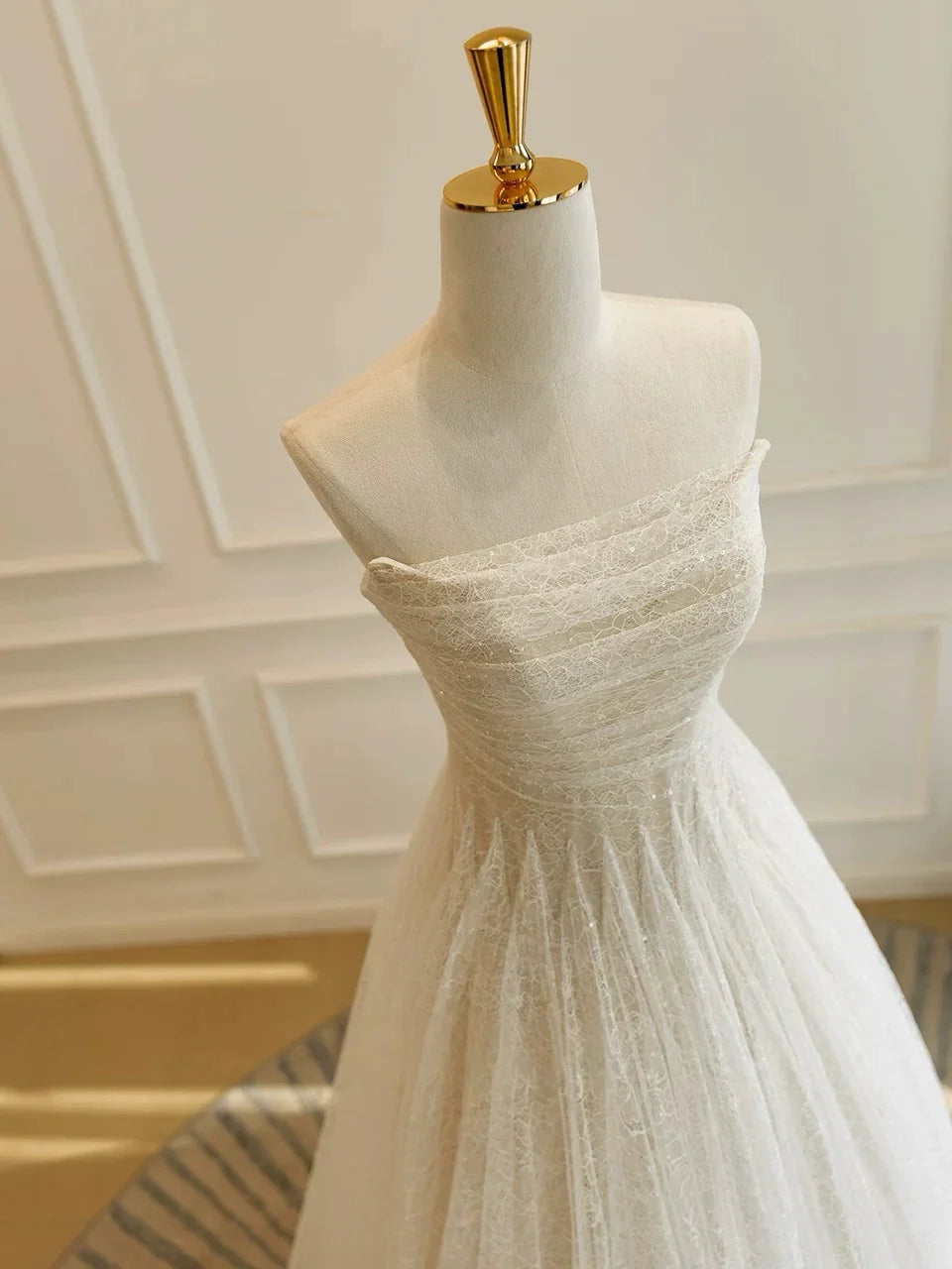 A-Line Tulle Lace Sequin Light Champagne Simple Wedding Dresses EW098