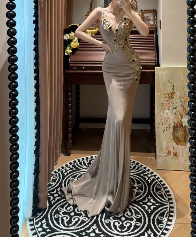 Vintage V Neck Satin Lace Appliques Mermaid Party Dress Evening Gown Long Wedding Guest Dress D2039