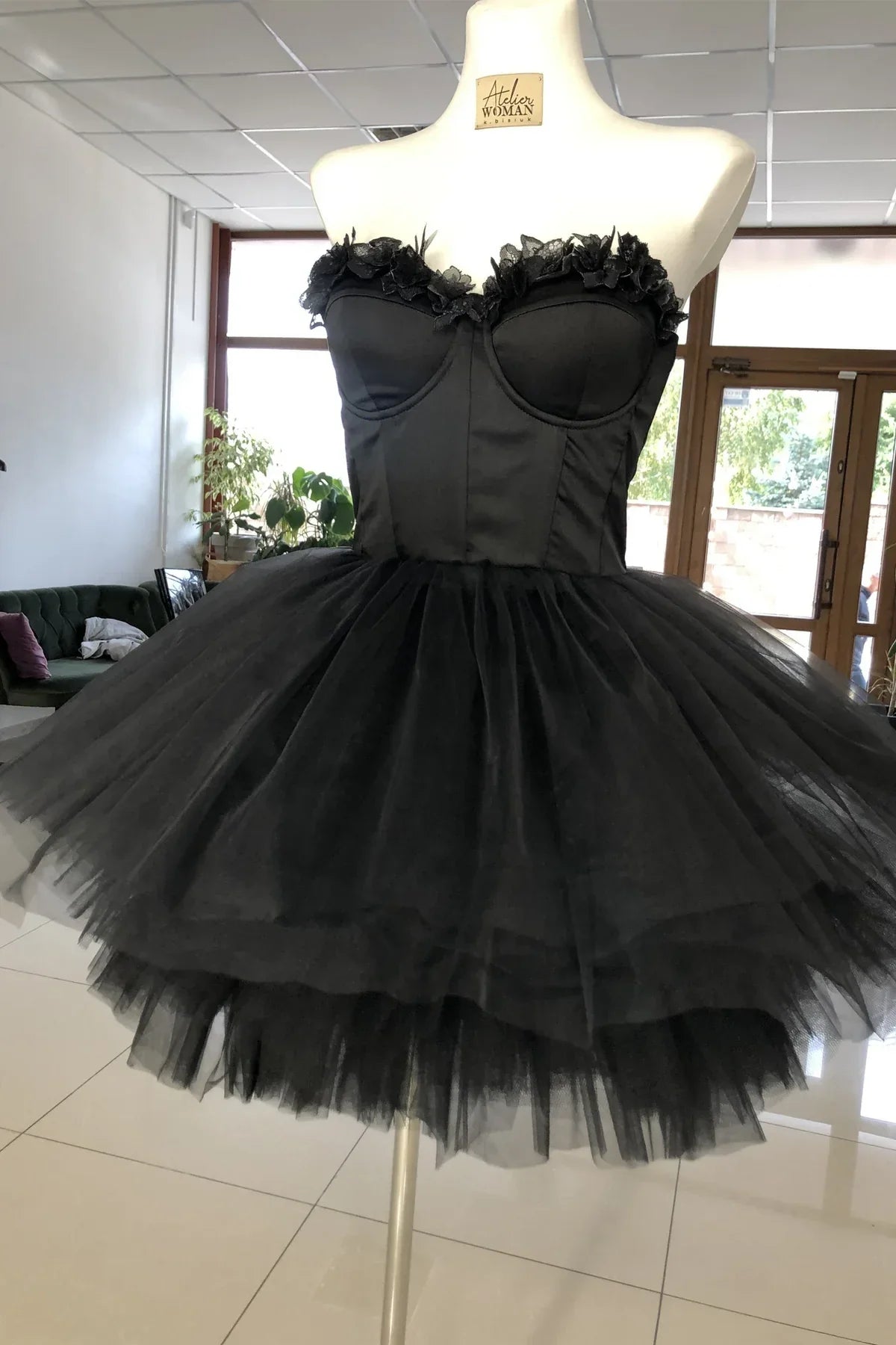 Elegant Black Sweetheart Strapless Empire Short Party Homecoming Dress