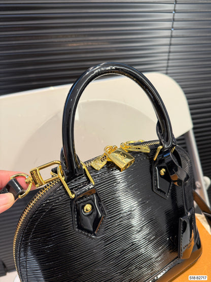 Louis Vuitton LV Black Tote Bag Water Wave Shell Bag 24x18cm