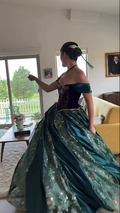 Vintage Off The Shoulder Green Satin Lace Applique Ball Gown Sweet 16 Dress D1253