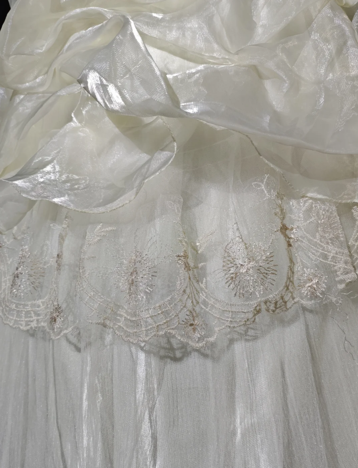 Elegant Strapless Organza Pleated Beaded Ball Gown Sweet 15 Dress Quinceanera Dress D2357