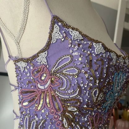 Gorgeous Lavender Spaghetti Straps Lace Sequin Beaded Sheath Cocktail Dress Backless Short Graduation Homecoming Dress D057