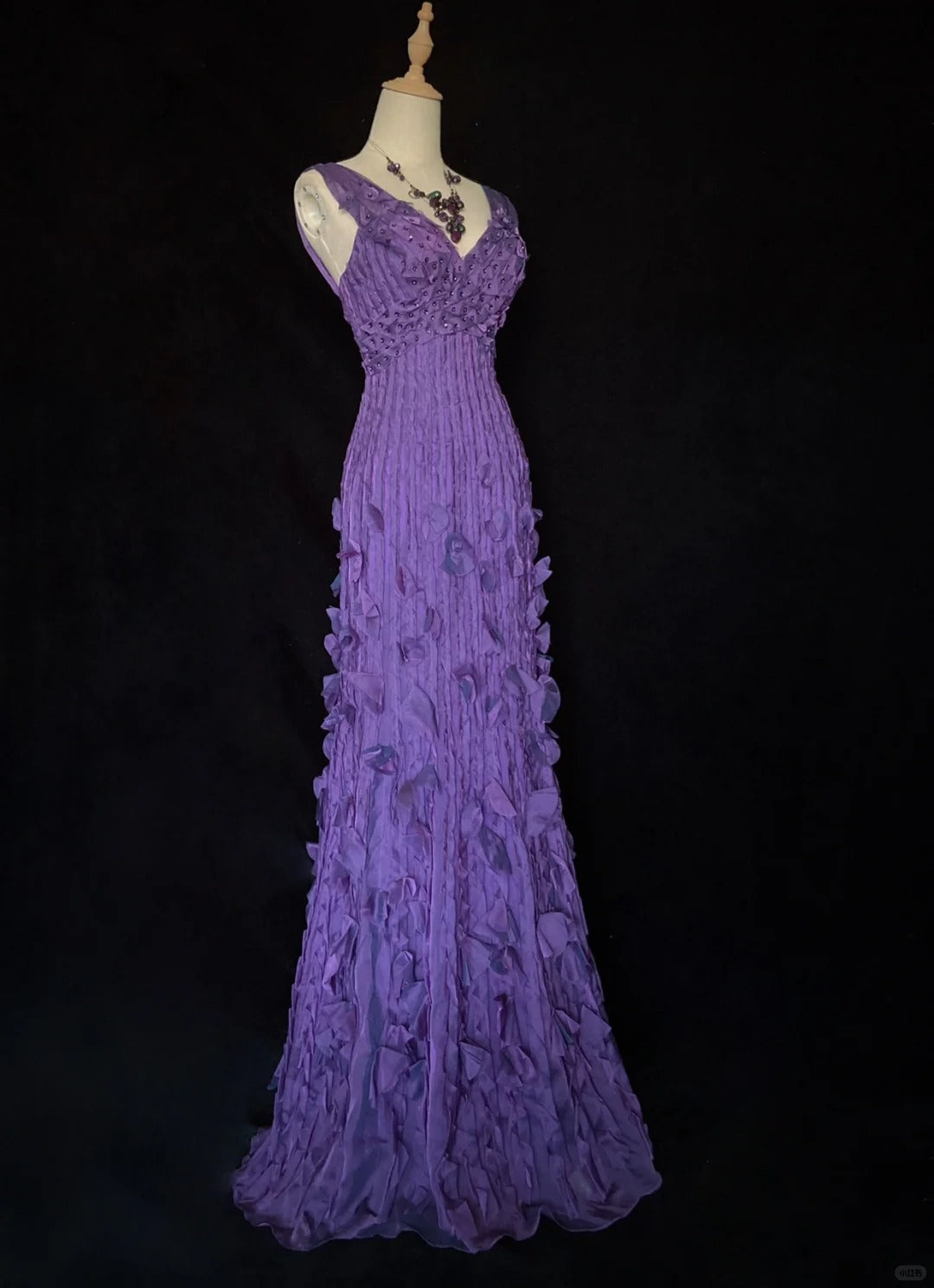 Charming Prom Dress V-neck Pleated Long Prom Gown Business Dinner Dress Gala Dress Evening Dress   D2353