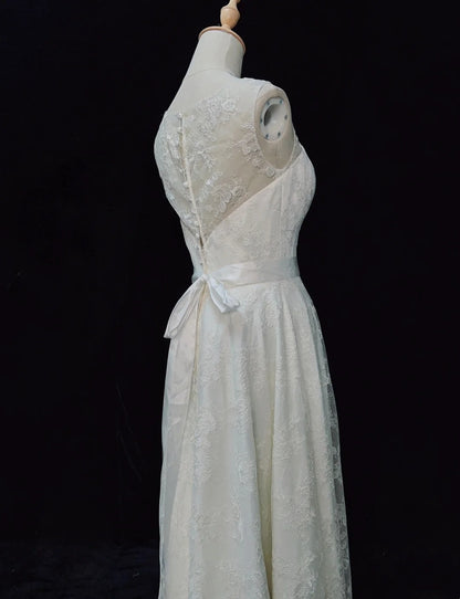 Elegant A Line Crew Neck Embroidered Wedding Dress   D2896