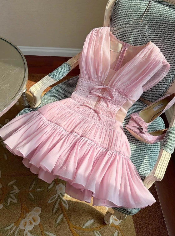 Elegant Homecoming Dress A Line V-neck Pleated Short Prom Dress Cocktail Dress Birthday Party Outfits  D4056