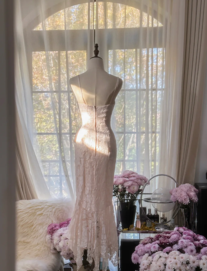 Pretty Spaghetti Straps Light Pink Lace Pleated Mermaid Long Wedding Guest Dress Formal Prom Dress Party Gown D2104