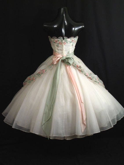 Pretty Tulle Appliques A Line Short Prom Dress Strapless Formal 7th Grade Homecoming Dress S828
