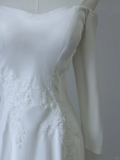Elegant White Round Neck Lace Sleeveless Mermaid Satin Wedding Dress P2530