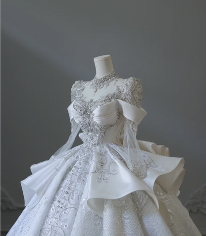 Vintage French Palace Long Sleeve Lace Beaded Luxury Floor-Length Wedding Dress P2556