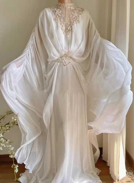 Elegant and flowing white lace chiffon high-neck wedding dress P2679
