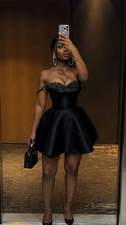 Sexy Strap Sweetheart Neck Black A-Line Birthday Dress Homecoming Dress P3631