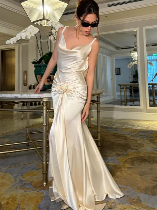 Elegant Mermaid Straps 3D Flower Ivory Satin Long Prom Dress Evening Dress SH2112