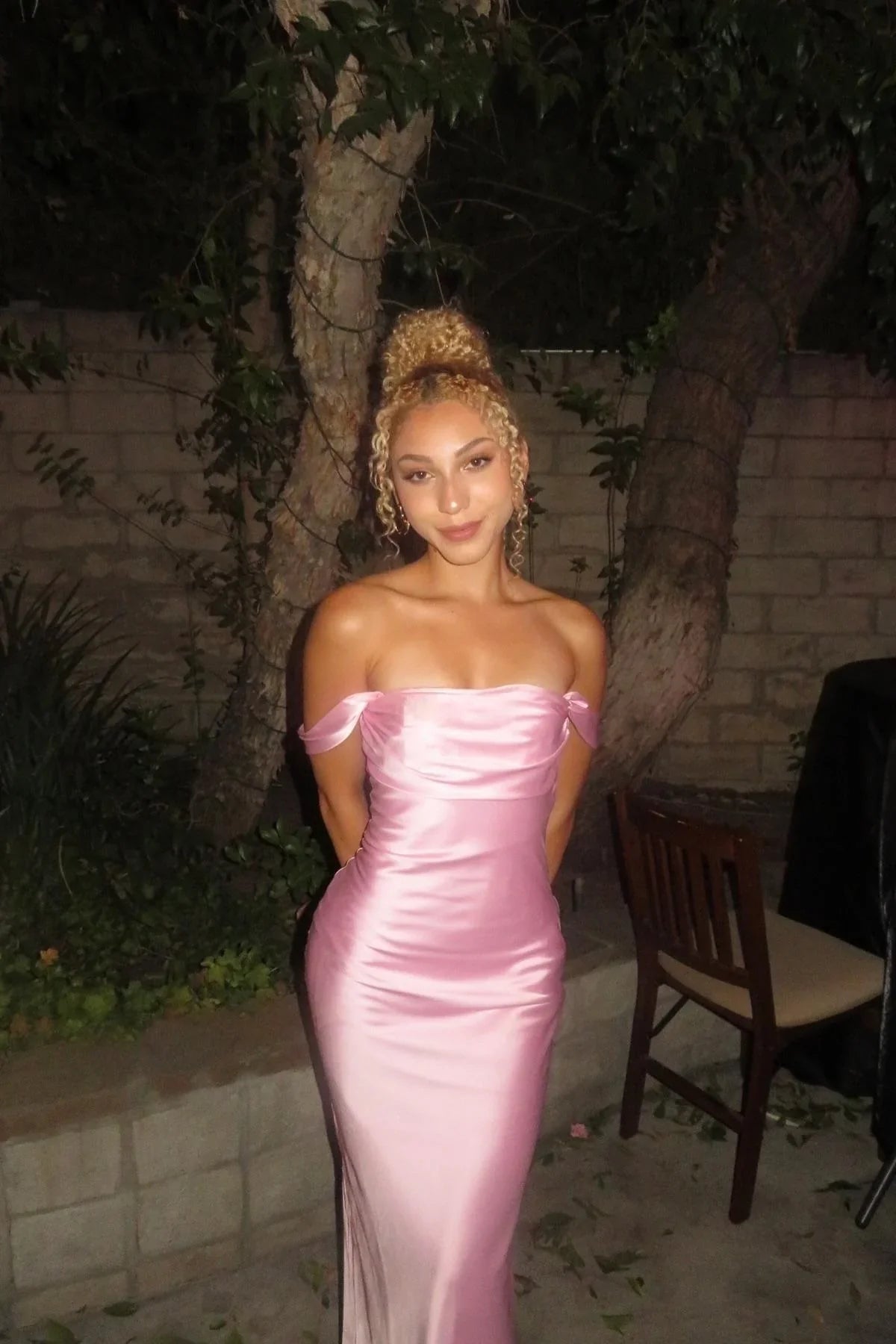 Pretty Off-Shoulder Sleeveless Satin Fitted Party Prom Dress