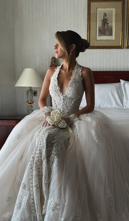 Elegant Exquisite Rhinestone Ball Gown Halter White Lace Tulle Long Wedding Dress SH4937