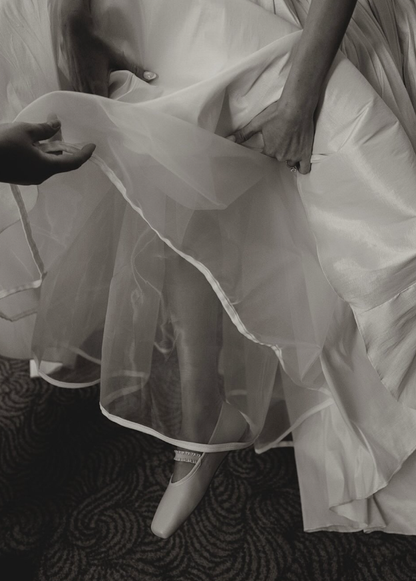 Vintage Ball Gown Halter Bow Exquisite Rhinestone White Satin Long Wedding Dress SH4938