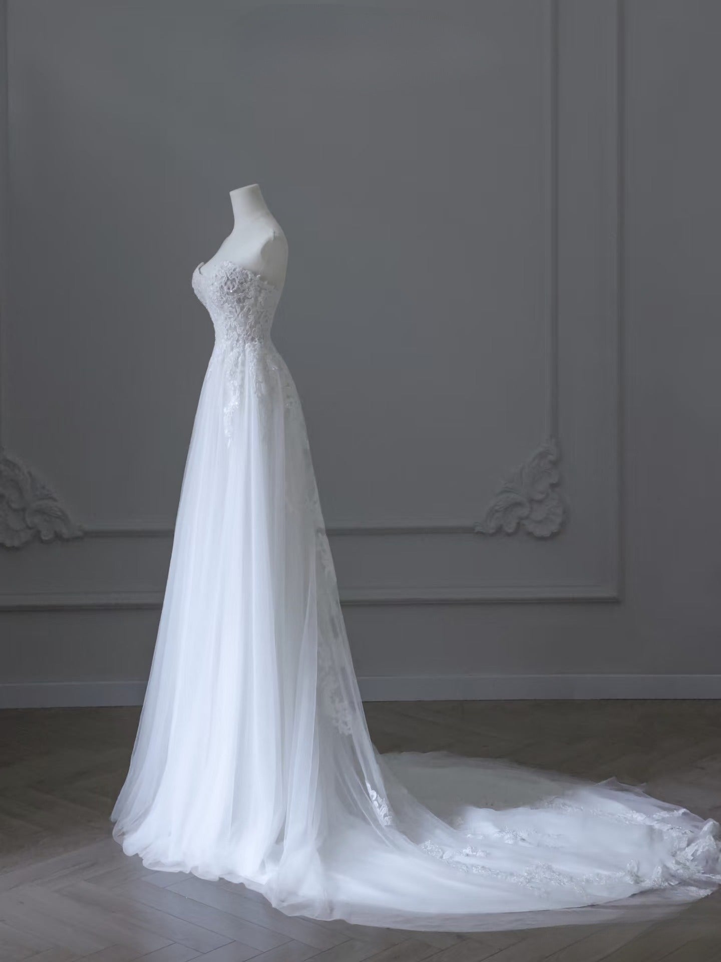 Timeless A Line Sweetheart Lace Tulle White Wedding Dresses Brides Dress SD2343