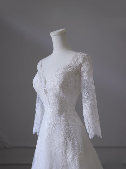 Timeless A line V Neckline Tulle White Lace Long Wedding Dress Bridal Dresses SD2503