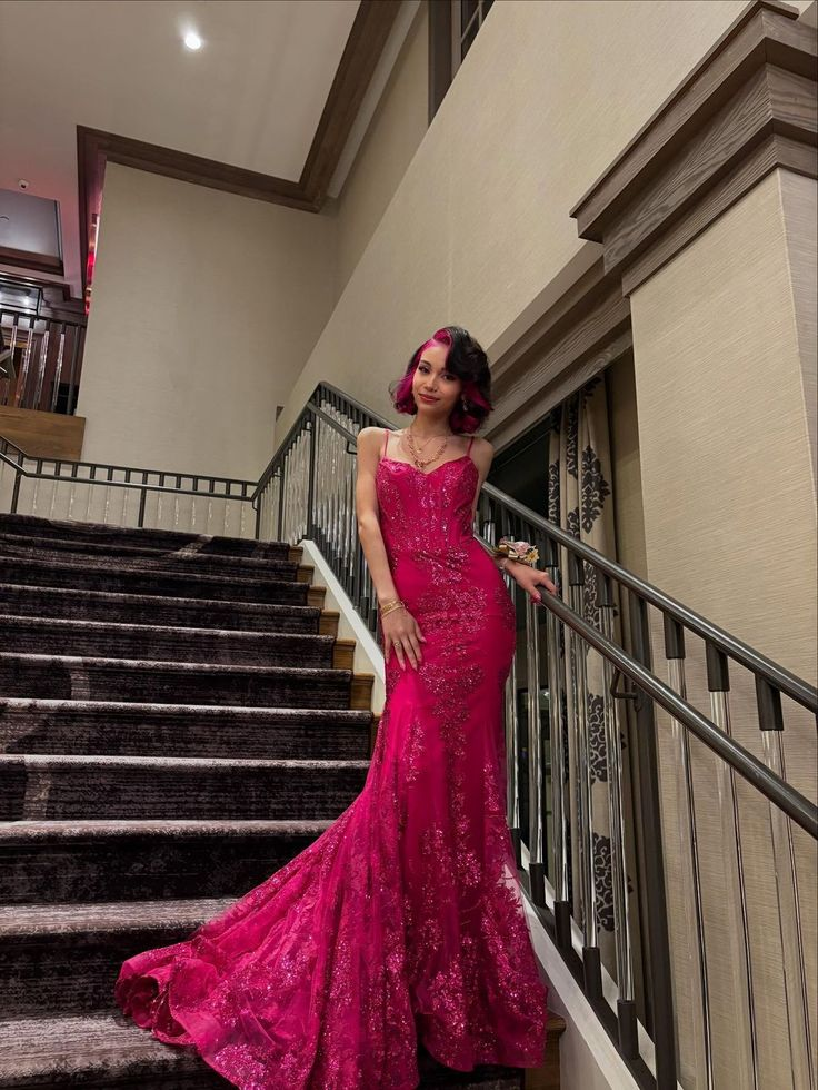 Charming Spaghetti Straps V Neck Satin Lace Sequin Evening Dress Hot Pink Mermaid Party Gowns D899