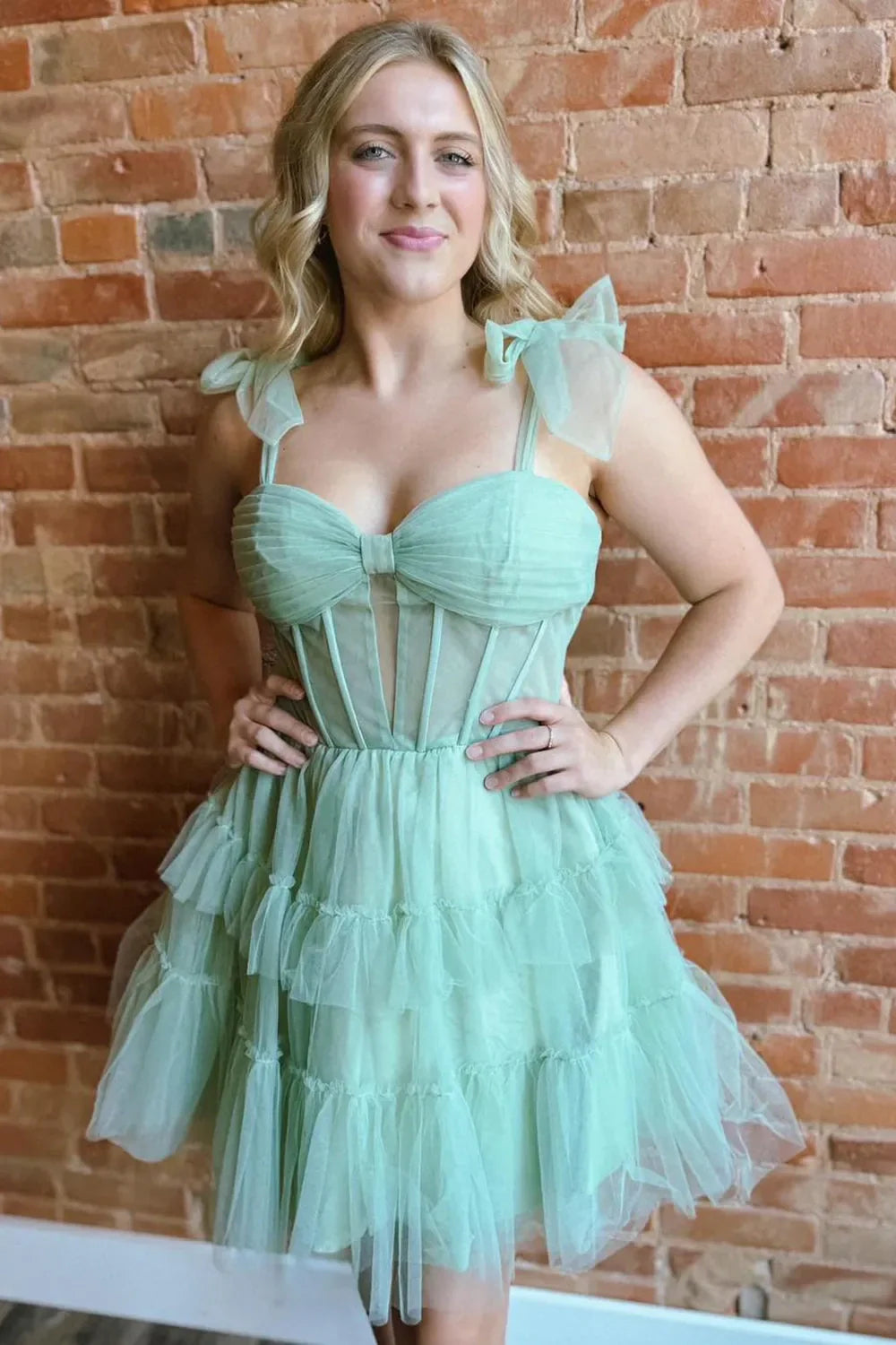 Sweetheart Bow Straps Tulle A-Line Tiered Short Homecoming Dress