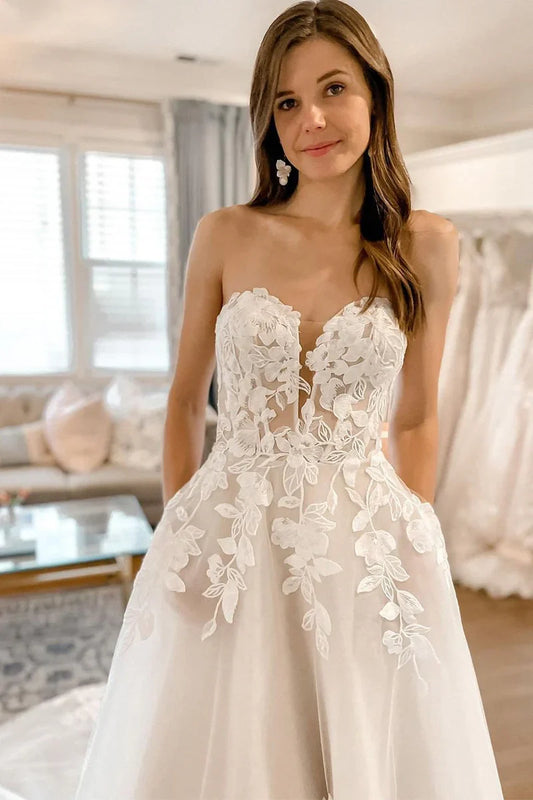Sweetheart Empire Lace Appliques A-Line Beach Wedding Dress