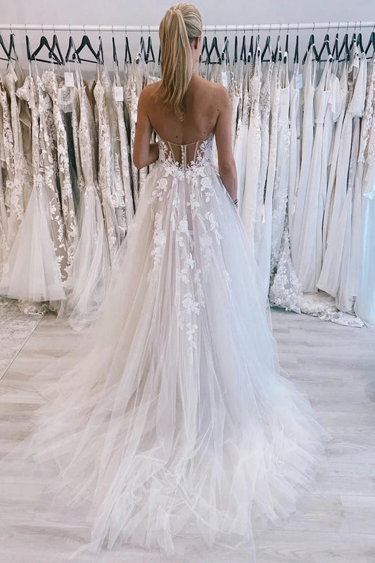 Sweetheart Strapless Tulle A-Line Appliques Wedding Dress