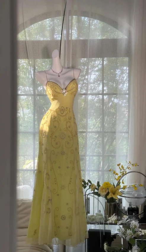 Gorgeous Yellow Spaghetti Strap A Line Chiffon Beaded Long Prom Dress SH2901