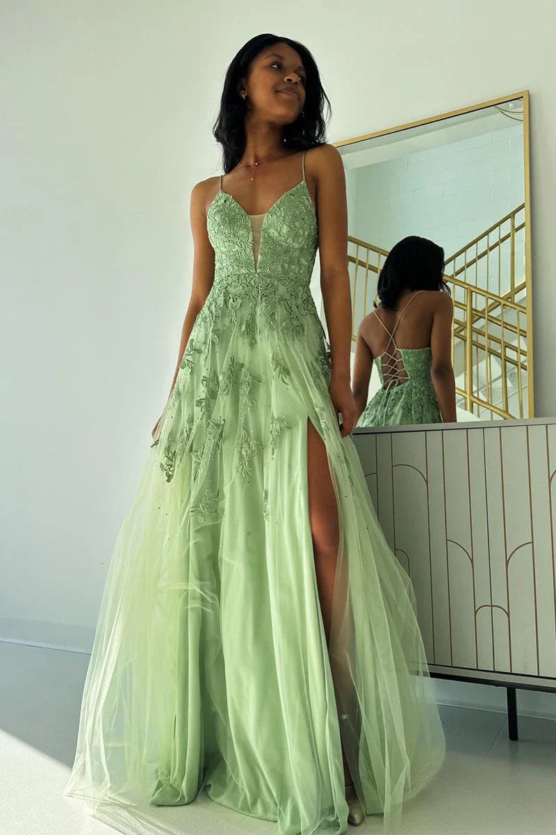 Tulle A-Line V-Neck Spaghetti Straps Appliques Prom Dress
