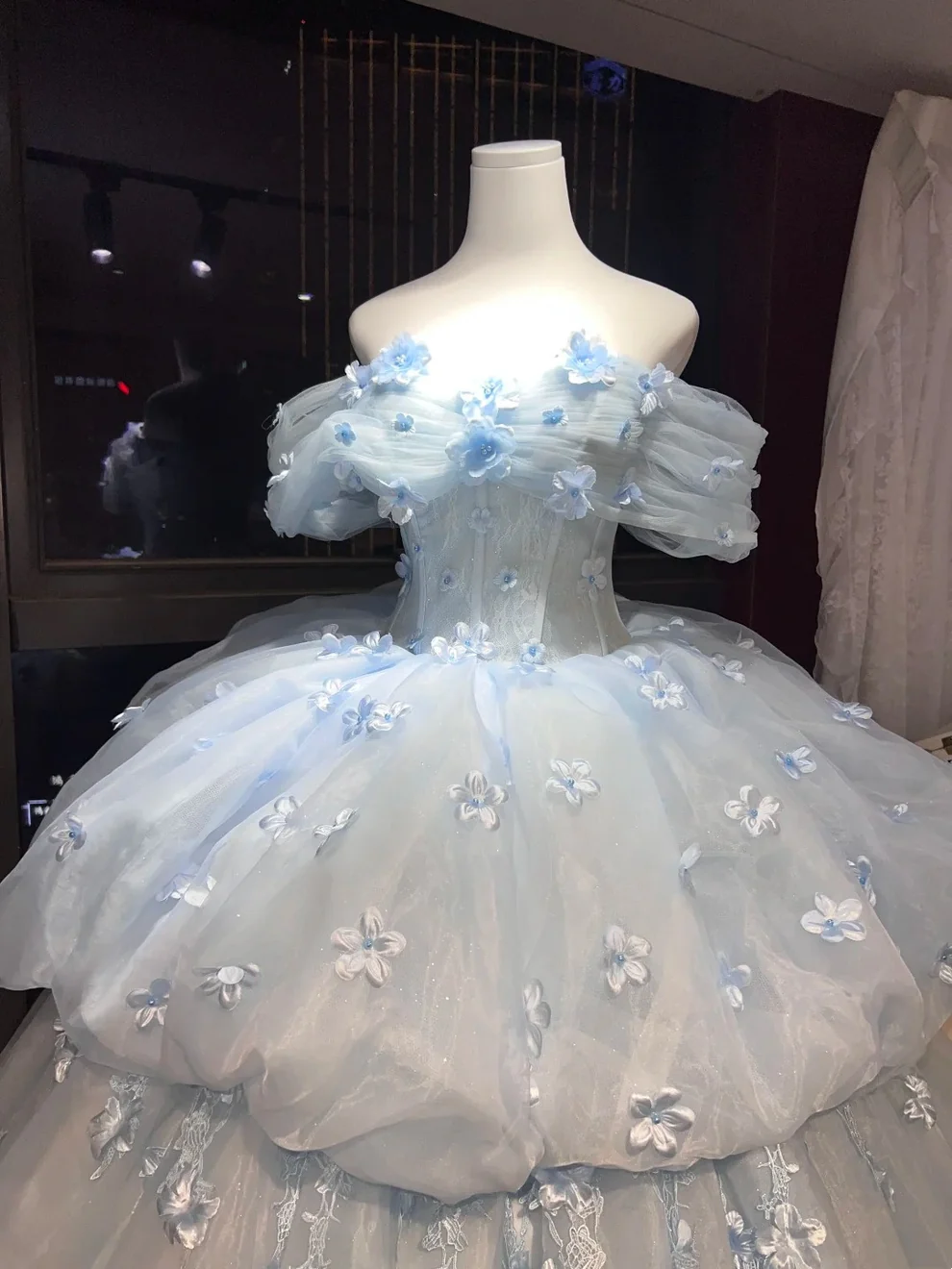 Elegant Off The Shoulder Blue Tulle Layered Appliques Ball Gown Sweet 16 Dress Quinceanera Dress D1884