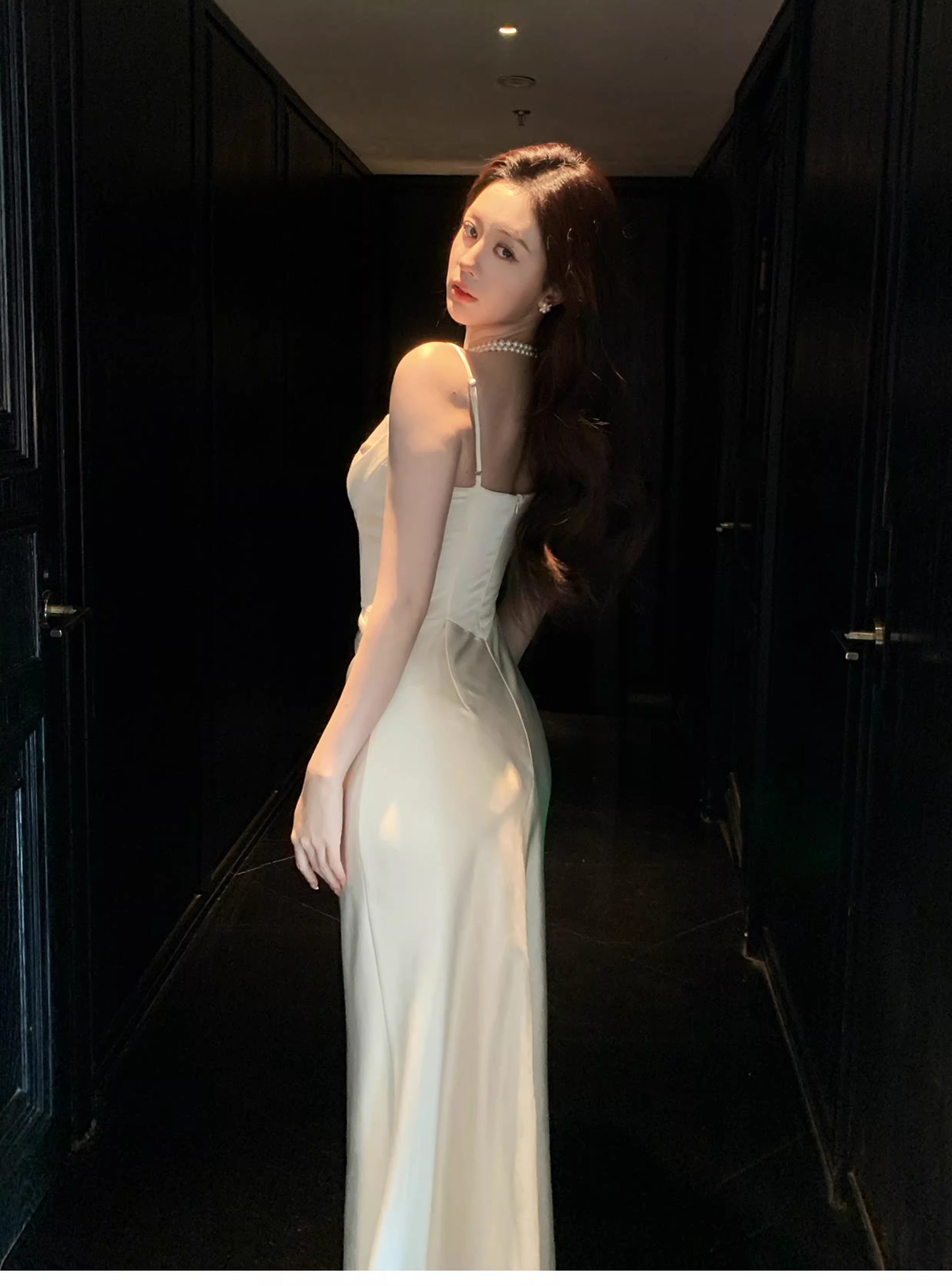 Classy Spaghetti Straps White Satin Pleated Mermaid Long Evening Dress Formal Wedding Guest Dress D2184