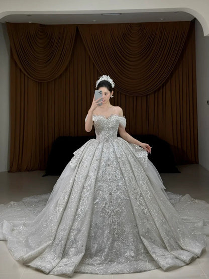Romantic Bridal Gown Ball Gown Off The Shoulder White Tulle Floor Length Long Sleeves Wedding Dresses Minimalist Bridal Gowns WD049